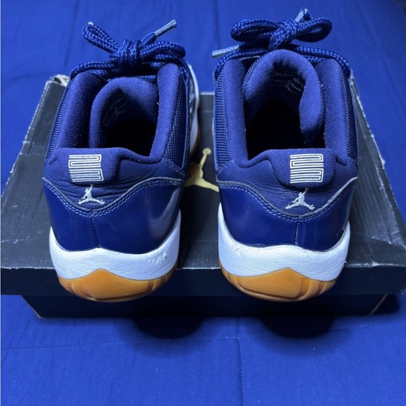 Jordan 11 Retro Low OG Navy Gum Size 11